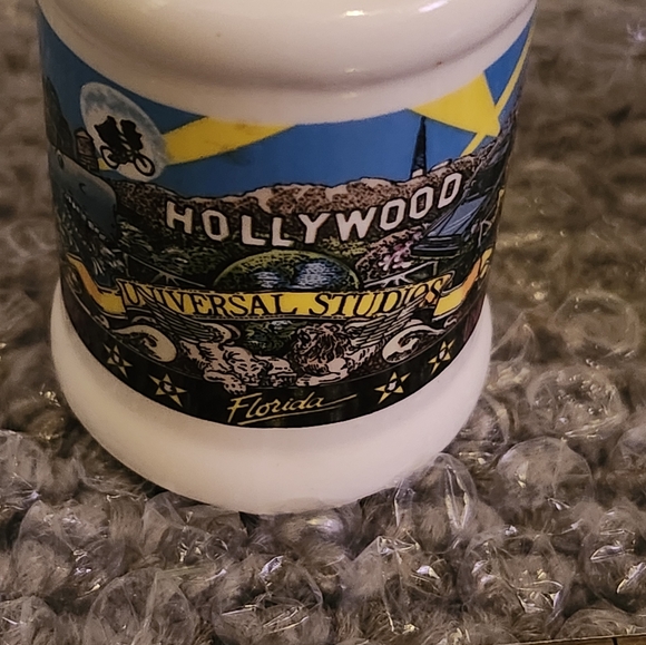 Vintage China Salt & Pepper Shakers - Picture 9 of 9